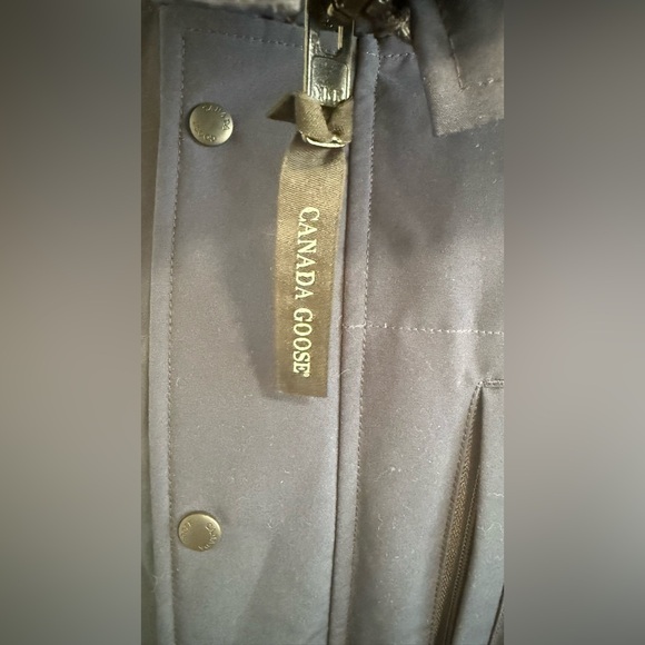 Canada Goose Carson Quilted Hooded Parka - Picture 15 of 15